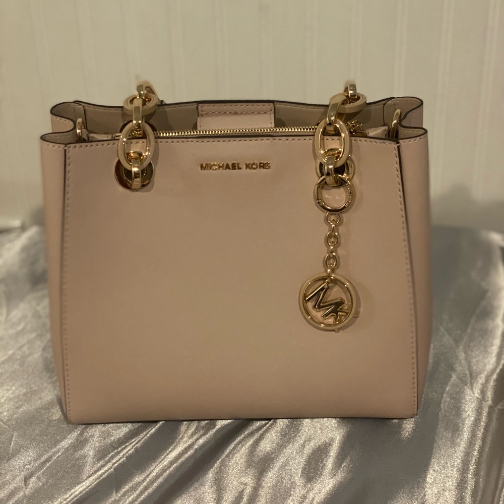 *last chance* Michael Kors Purse